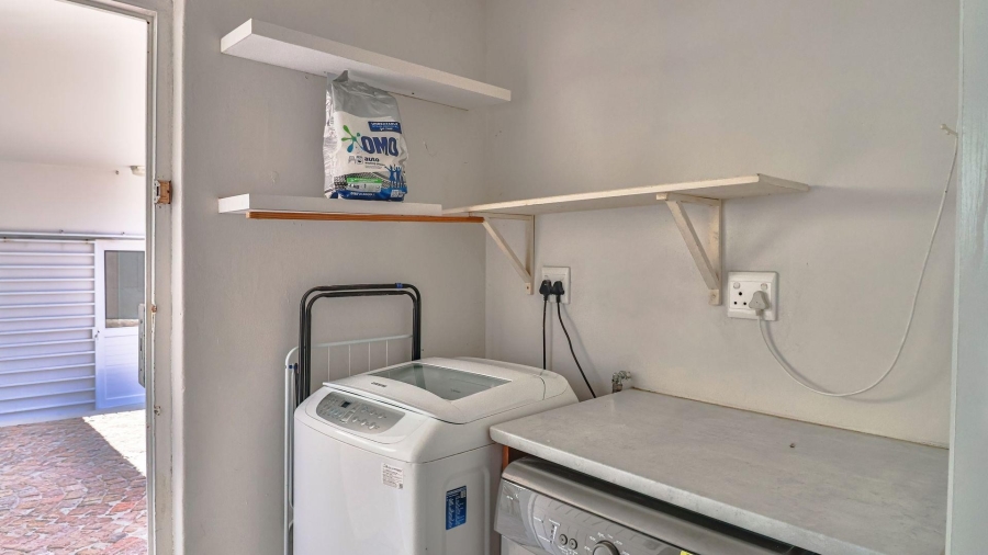 4 Bedroom Property for Sale in De Kelders Western Cape